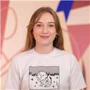 Professeur polyvalente diplômée de Sciences Po Paris